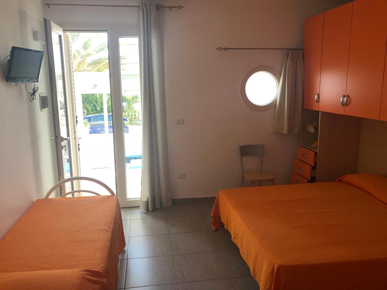 B&B Tramonti Del Sud Лече Екстериор снимка